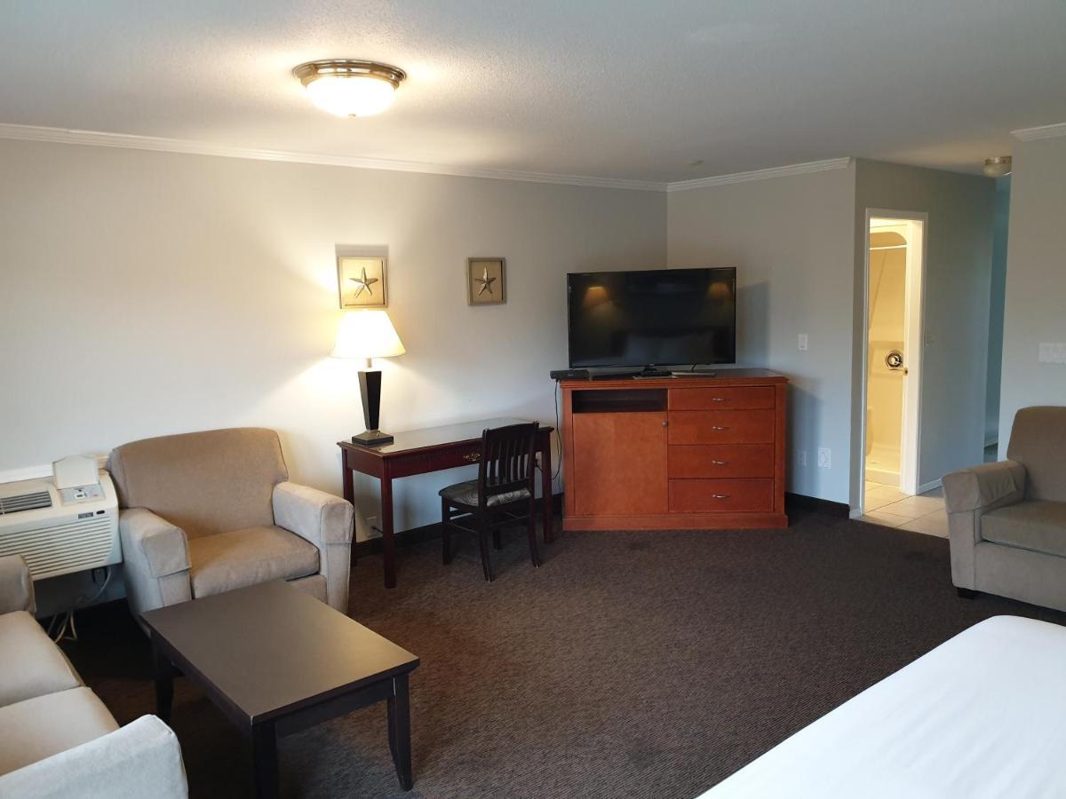 Riverland Inn & Suites Kamloops Exterior photo