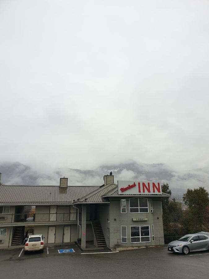 Riverland Inn & Suites Kamloops Exterior photo