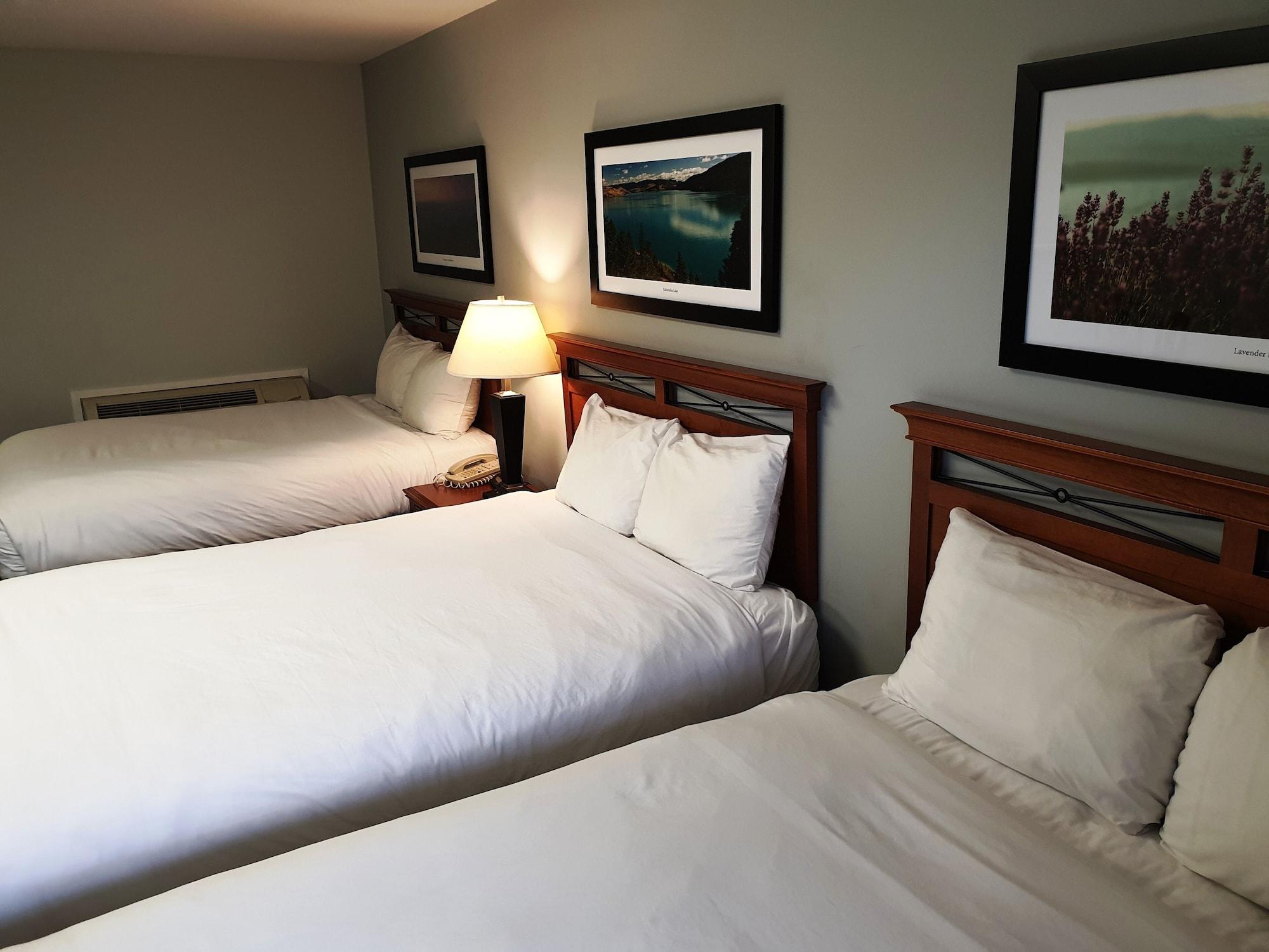 Riverland Inn & Suites Kamloops Exterior photo