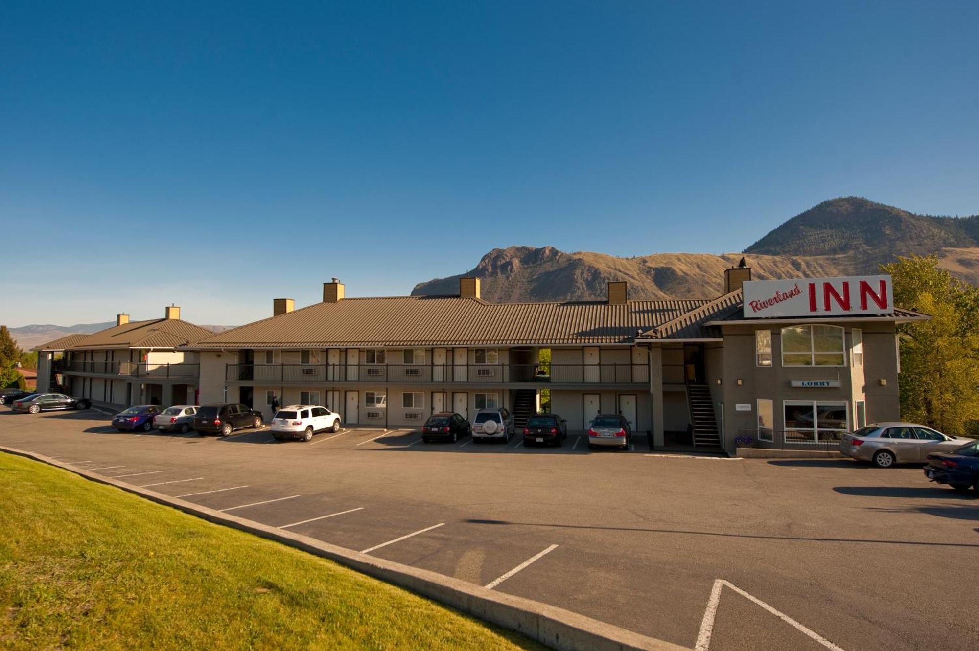 Riverland Inn & Suites Kamloops Exterior photo